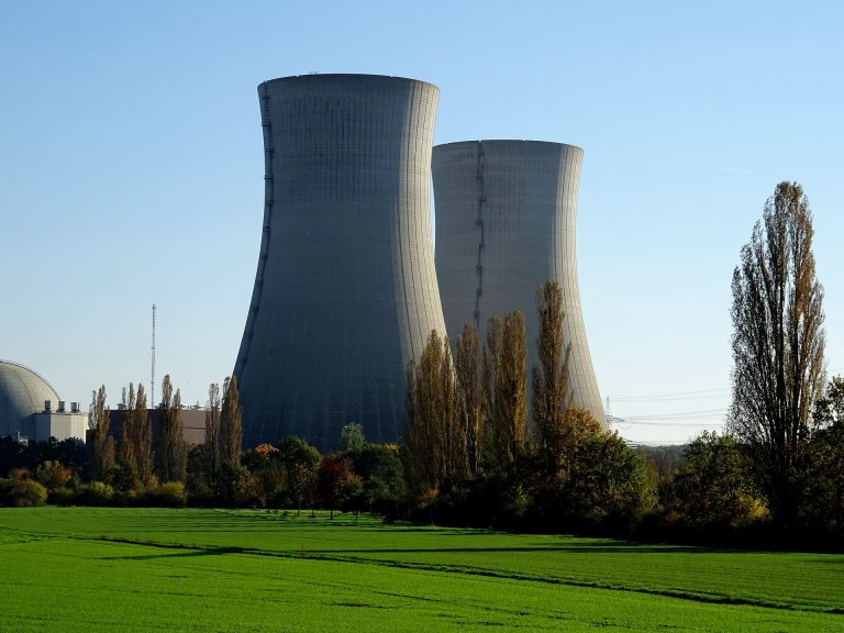 nuclear-power-plant-2854866_1920