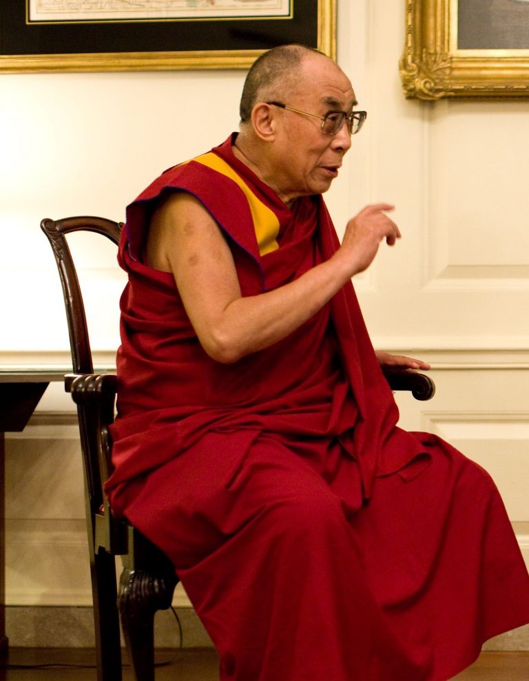 dalai-lama-g8b66682f9_1920