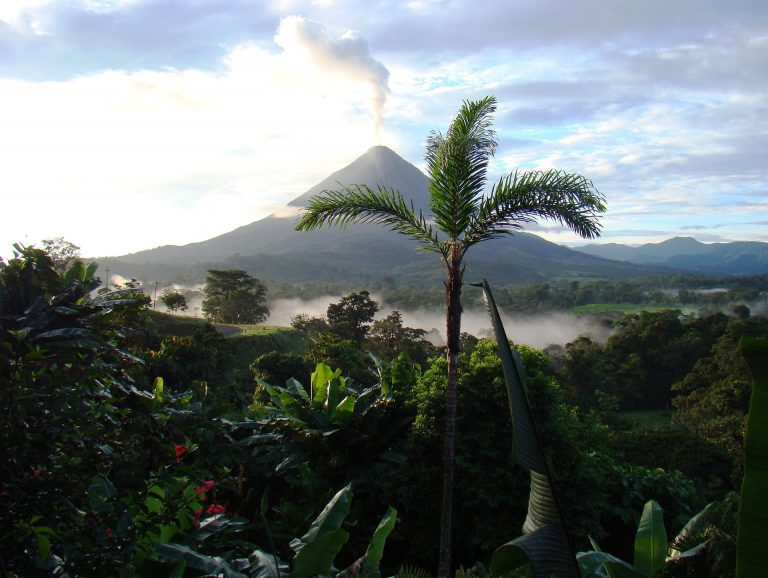volcano-g7fc36092f_1920