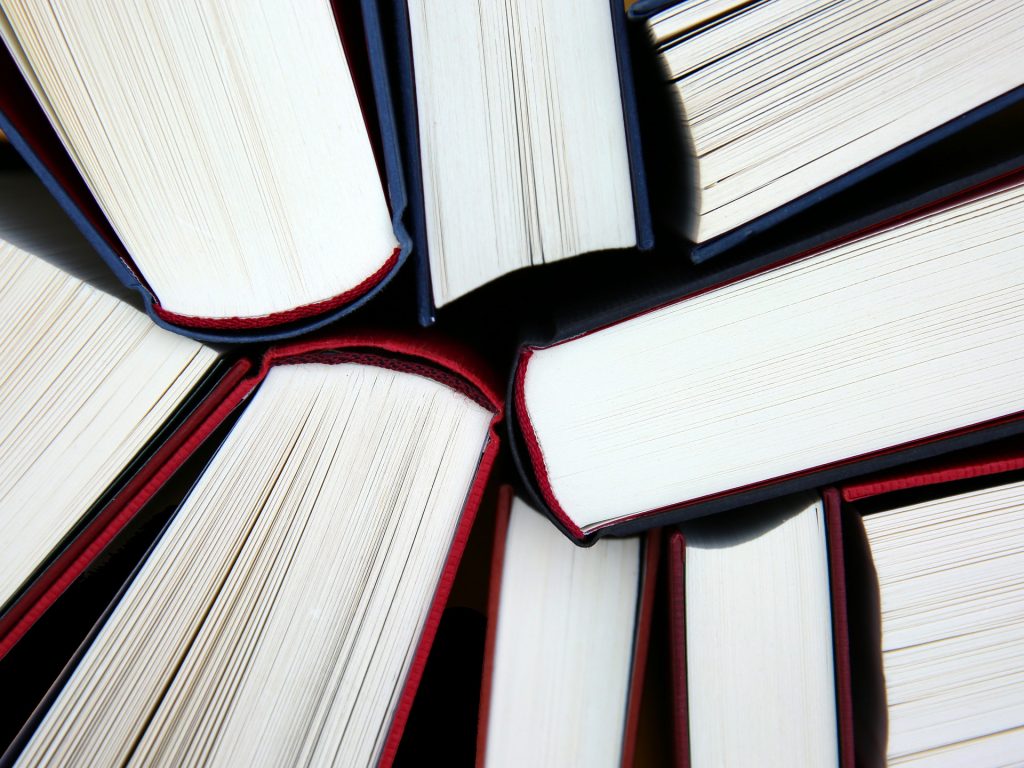 books-g46df42f70_1920