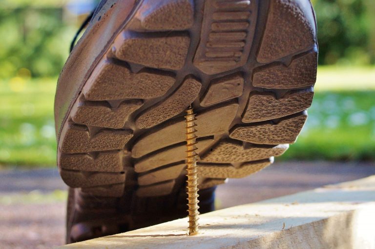 safety-shoe-g81e30319a_1920