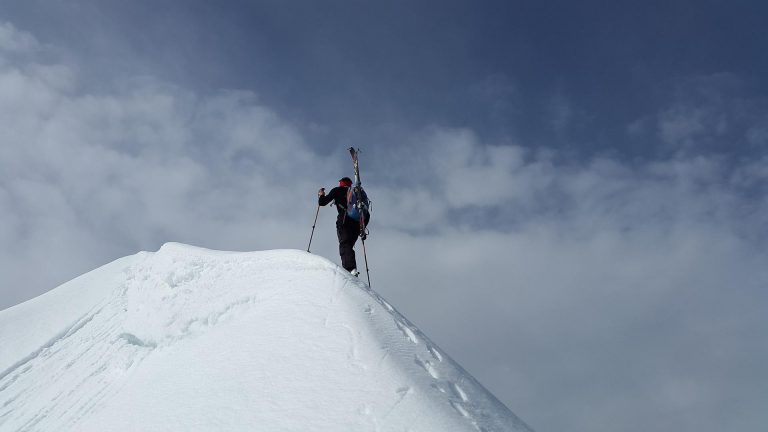 backcountry-skiiing-g1e05db16f_1920