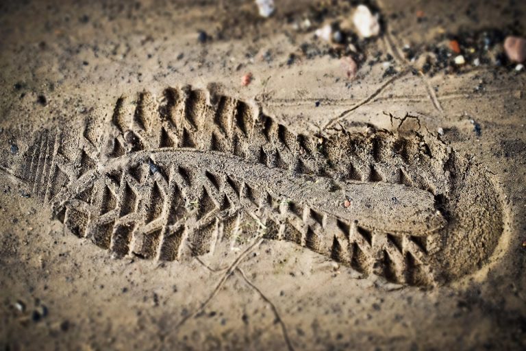 footprint-g700bc2560_1920