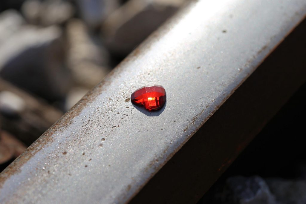 glowing-red-heart-on-railway-g99ee3d6b4_1920