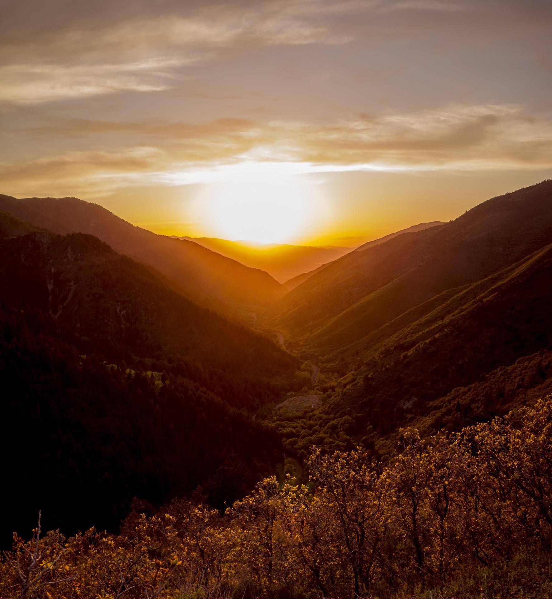 sunset-gb5f571994_1920
