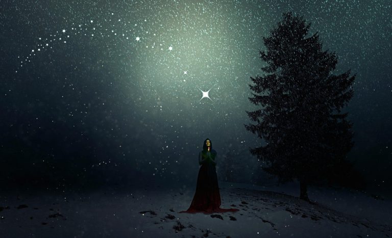 woman-geb18a7d58_1920