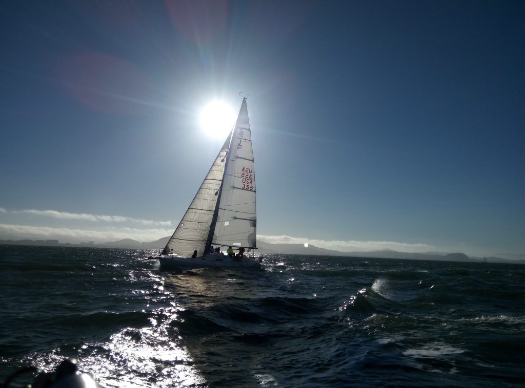 sailing-g820fb7b5e_1920