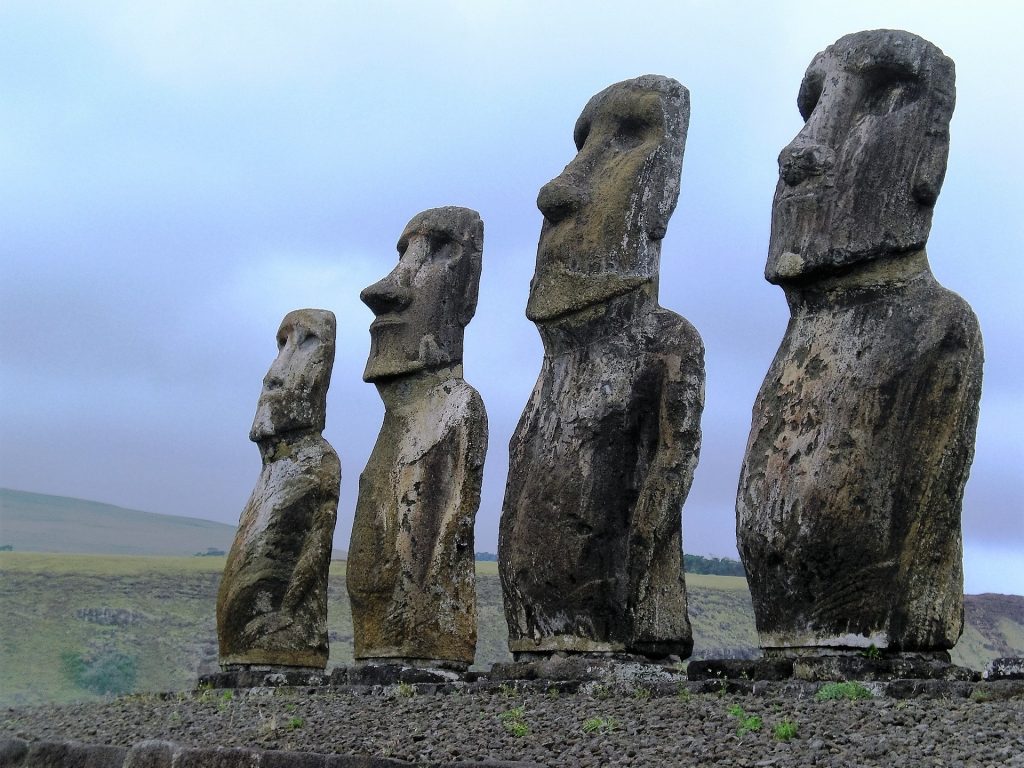 easter-island-1661655_1920