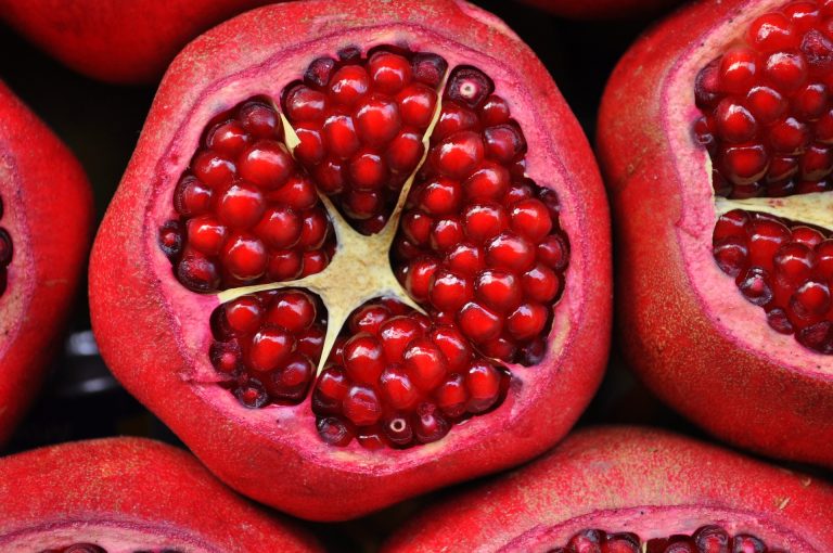 pomegranate-3383814_1920