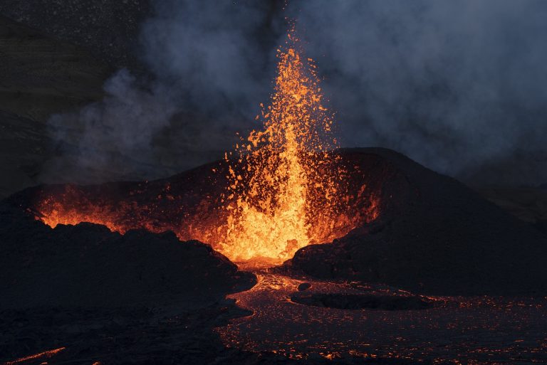 volcano-7396466_1920 (1)